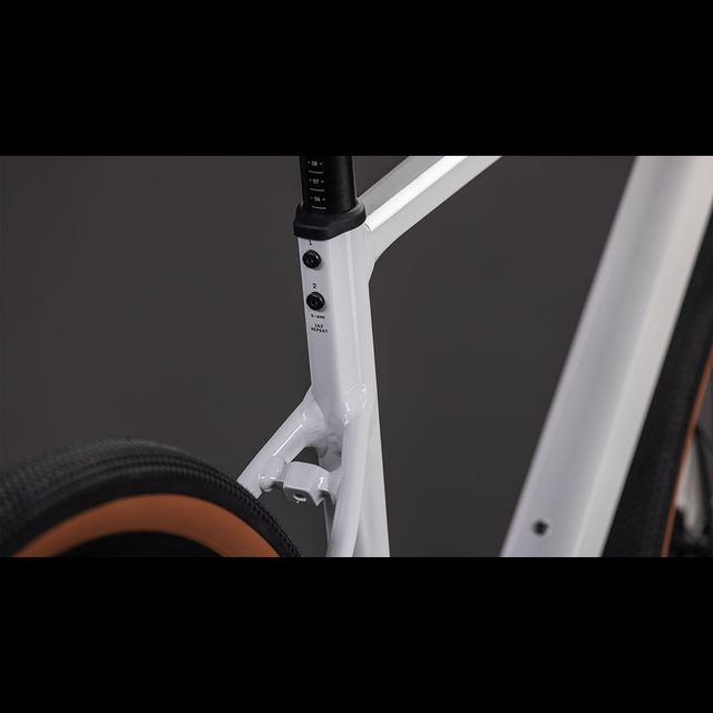 CUBE Nuroad EX gravel-pyörä